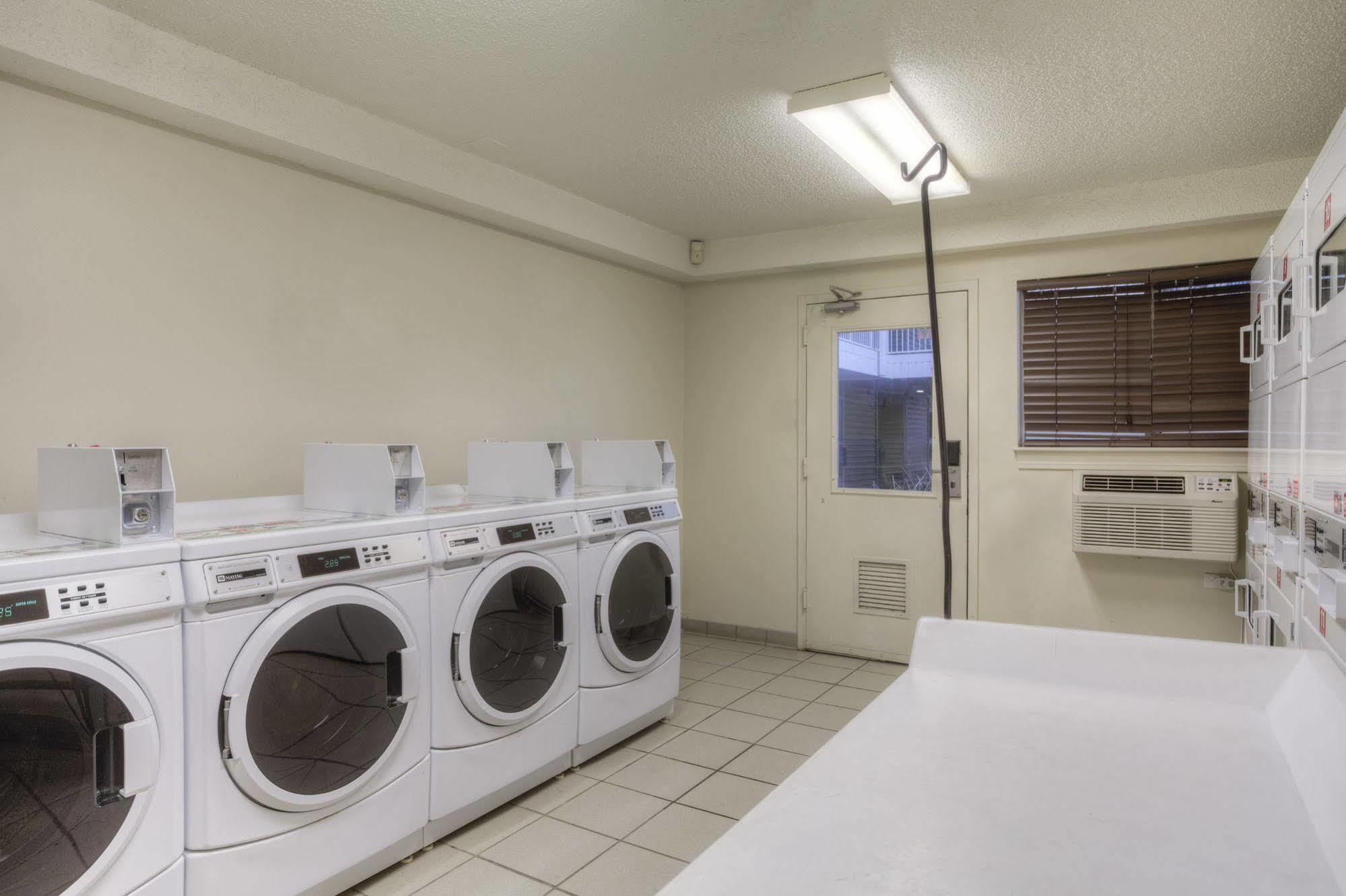 Intown Suites Extended Stay Atlanta Ga - Дълут Екстериор снимка
